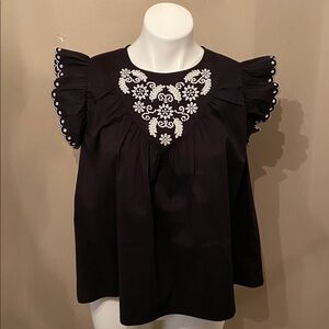 Strut & Bolt Women’s Black Embroidered Floral Flutter Sleeve Blouse Size Small